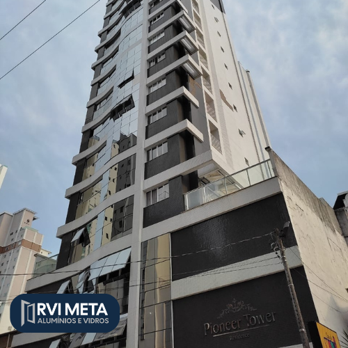 Serviço realizado pela RVI Meta Alumínios e Vidros