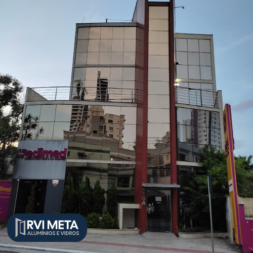 Serviço realizado pela RVI Meta Alumínios e Vidros